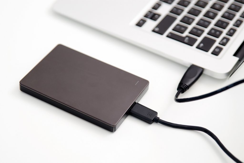 Ordinateur portable avec disque dur externe 