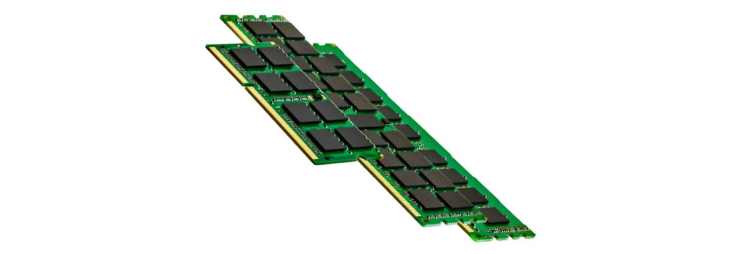 Trois barrettes de mémoire d’ordinateur (RAM)