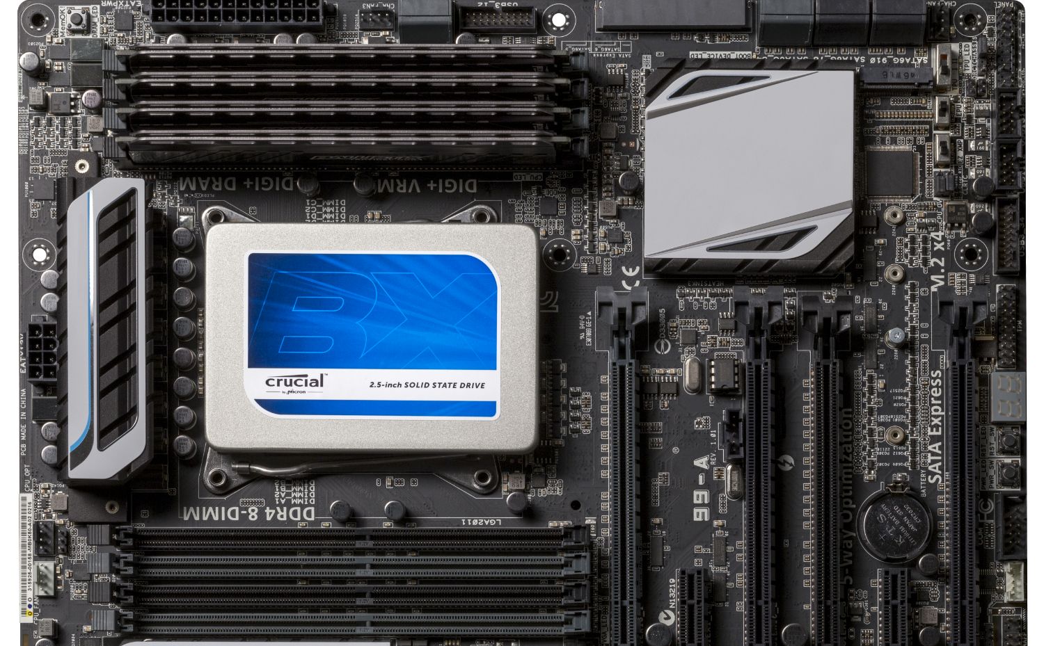 SSD (Solid State Drive) Crucial installé dans un ordinateur